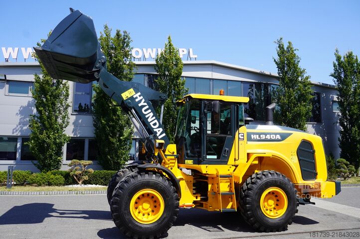 Knækstyret læsser Hyundai HL940A articulated loader / year 2021 /