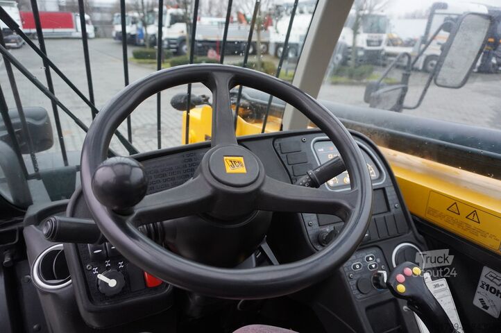 Telekrautuvas JCB 535-95 / 3.5 T / range 9.5 m / joystick