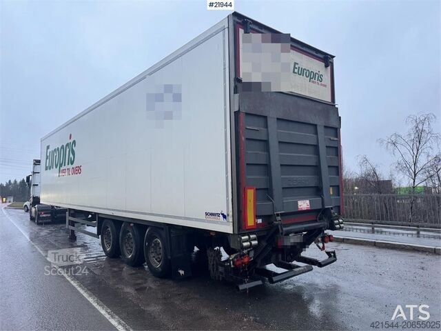 Schmitz Cabinet semi w/ Lifting element. Schmitz Cabinet semi w/ Lifting element.