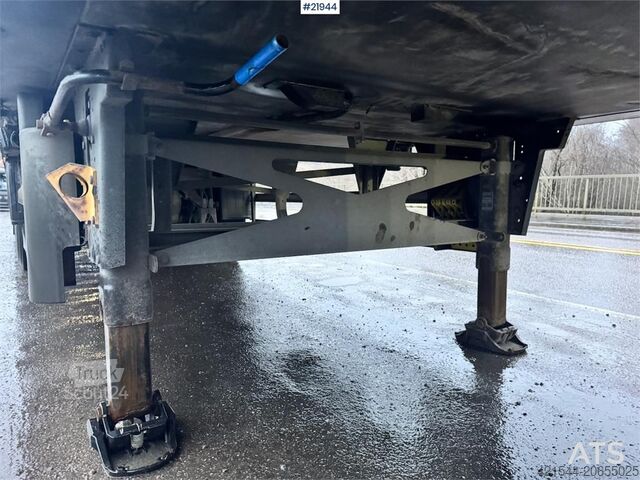 Schmitz Cabinet semi w/ Lifting element. Schmitz Cabinet semi w/ Lifting element.