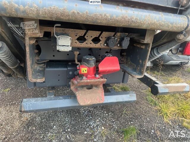 Jäähdytetyt/pakastetut kuljetukset Volvo FM450 box truck 6x2 w/ full side opening, 2 zone u