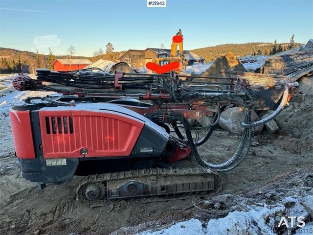 Maskin för jordborrning Sandvik Dino DC400RI drilling rig. Overhauled engine and h