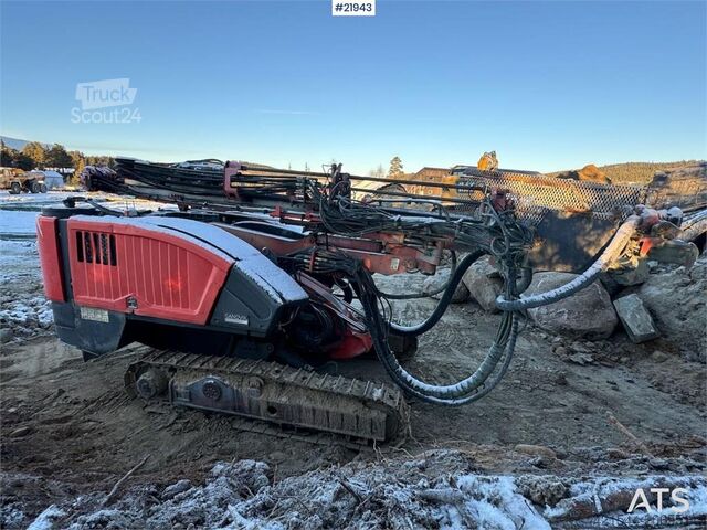 Maskin för jordborrning Sandvik Dino DC400RI drilling rig. Overhauled engine and h