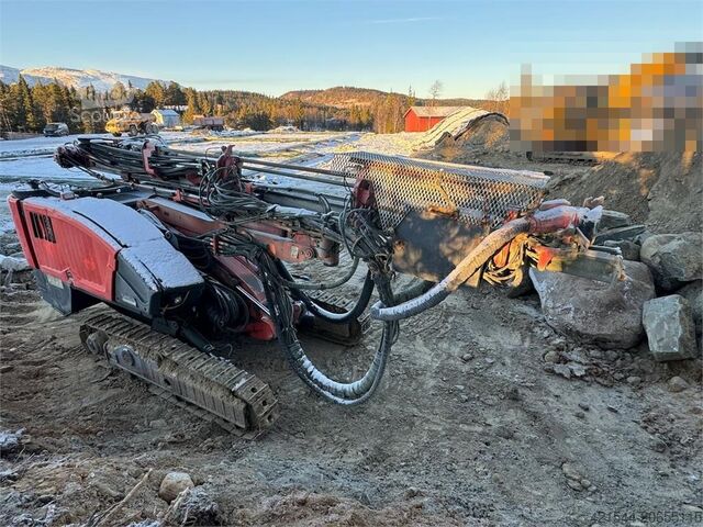 Maskin för jordborrning Sandvik Dino DC400RI drilling rig. Overhauled engine and h