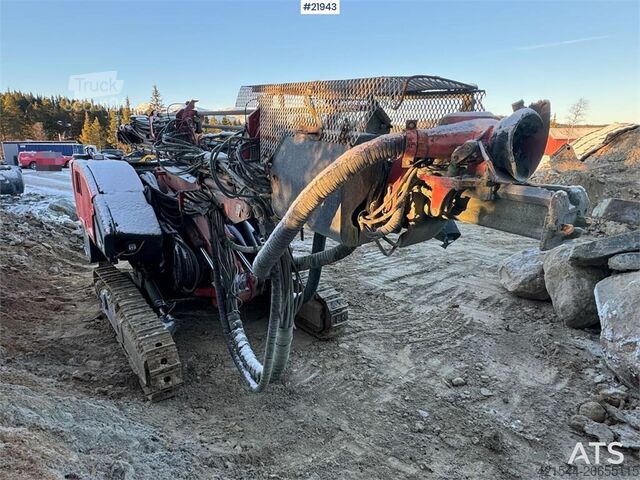 Maskin för jordborrning Sandvik Dino DC400RI drilling rig. Overhauled engine and h