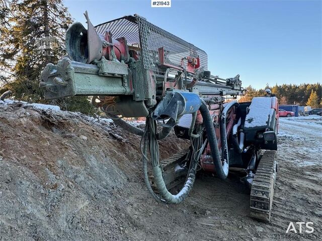 Maskin för jordborrning Sandvik Dino DC400RI drilling rig. Overhauled engine and h