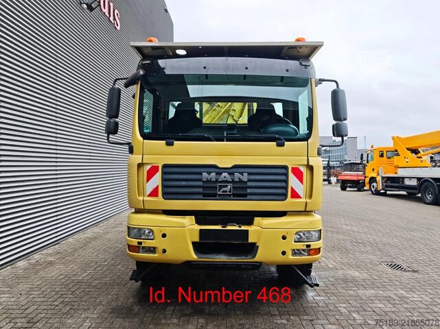 Ciężarówka z dźwigiem MAN TGM 18.330 4x4 MKG HKL 280 HP Winch Bergstutze!