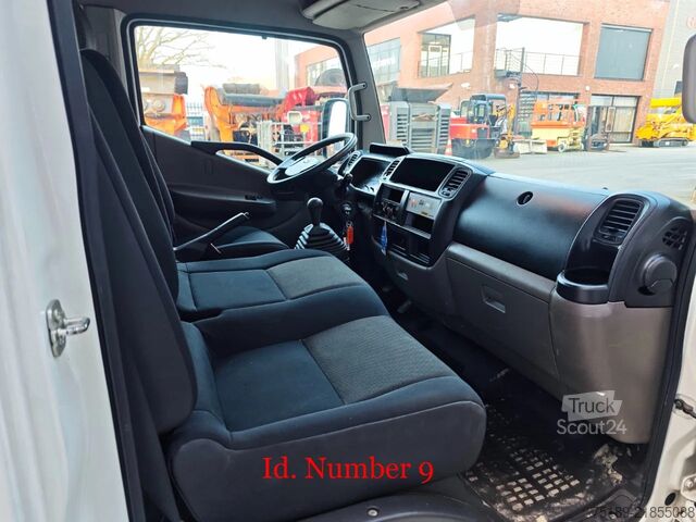 Hefplatform Nissan Cabstar 35.13 NT400 Palfinger P200 AXE