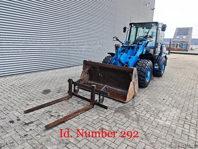 навантажувач Caterpillar 906 M Bucket + Forks!