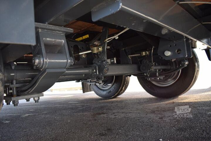 Przyczepa do przewozu samochodów Gourdon PEB 111