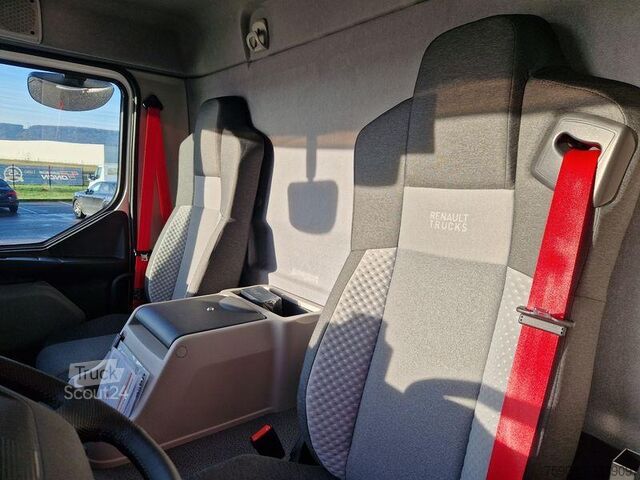 φορτηγό με κιβώτιο Renault D-Series