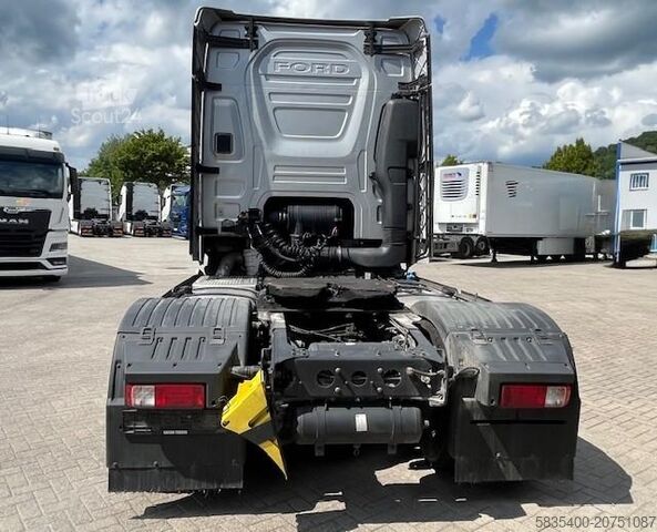 Стандартен влекач Ford Ford F-MAX Silverliner-Edition- leichter Unfall