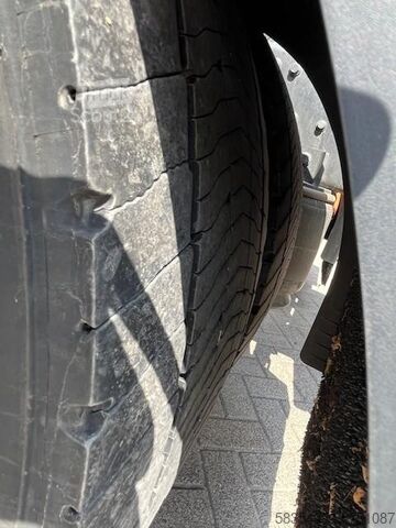 Стандартен влекач Ford Ford F-MAX Silverliner-Edition- leichter Unfall