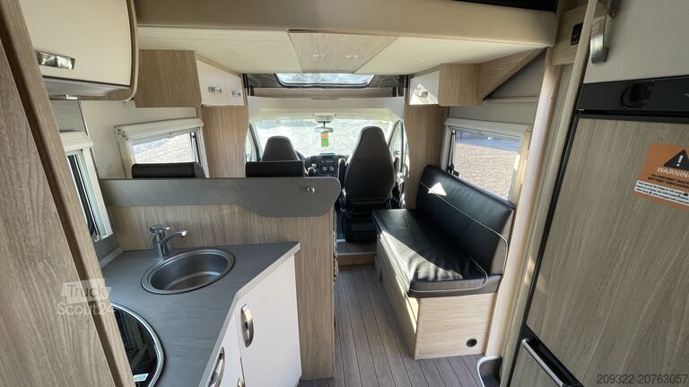 Halvintegrert bobil Fiat Ducato Carasuite 650 MF | 5 Posti Letto | Semintegrato