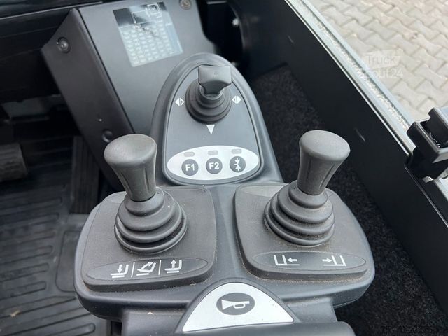 Chariot élévateur frontal STILL RX70-35 / Triplex: 4.80m / nur 325h / SS / Waage