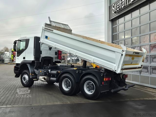 Camion ribaltabile trilaterale IVECO Trakker AT260T41W 6x6 Meiller AHK