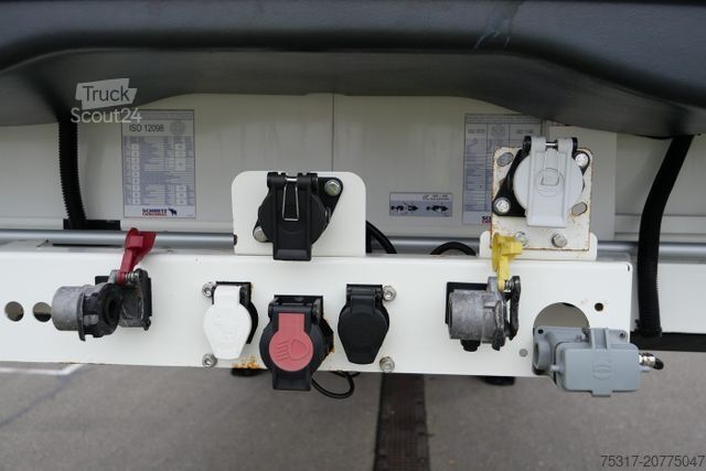 Hladilna polprikolica SCHMITZ CARGOBULL SKO 18/ LZG CITY FP 45 / LBW 2000 kg / CARR /TRI