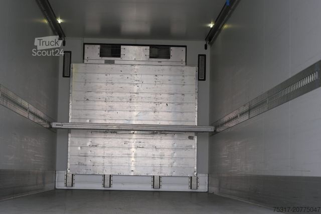 Hladilna polprikolica SCHMITZ CARGOBULL SKO 18/ LZG CITY FP 45 / LBW 2000 kg / CARR /TRI