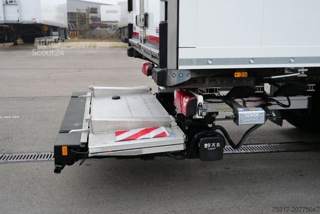 Hladilna polprikolica SCHMITZ CARGOBULL SKO 18/ LZG CITY FP 45 / LBW 2000 kg / CARR /TRI