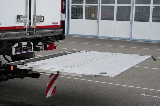 Hladilna polprikolica SCHMITZ CARGOBULL SKO 18/ LZG CITY FP 45 / LBW 2000 kg / CARR /TRI