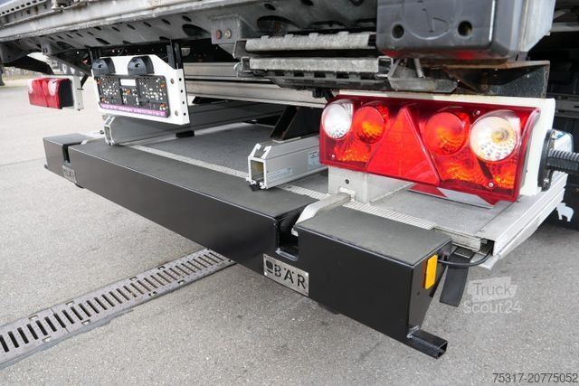 Hladilna polprikolica SCHMITZ CARGOBULL SKO 18/ LZG CITY FP 45 / LBW 2000 kg / CARR /TRI