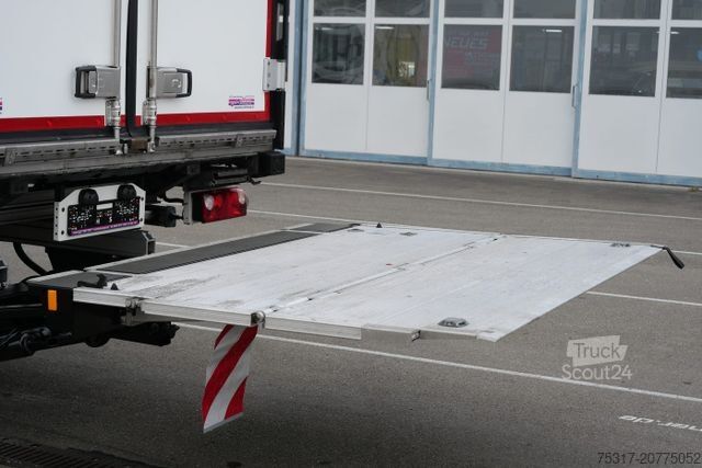 Hladilna polprikolica SCHMITZ CARGOBULL SKO 18/ LZG CITY FP 45 / LBW 2000 kg / CARR /TRI