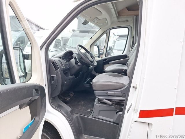 Semi-integrated camper SUNLIGHT V 60