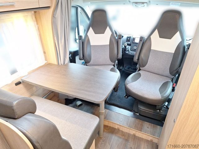 Semi-integrated camper SUNLIGHT V 60