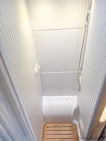 Semi-integrated camper SUNLIGHT V 60