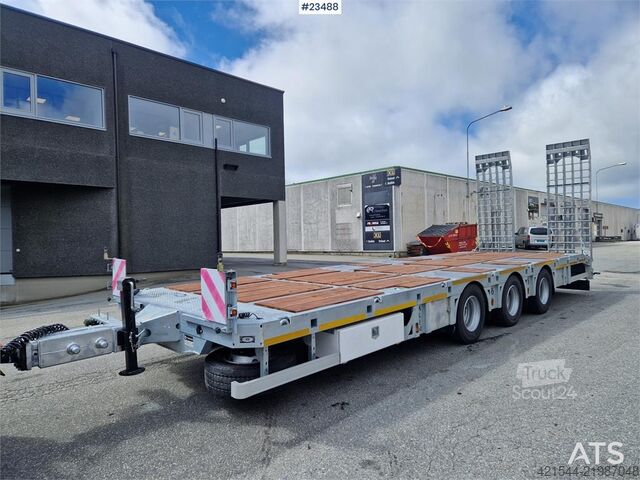 Rimorchio Alim con rampe di accesso a comando idraulico, NUOVO/Non utilizzato Alim Machine trailer with hydraulic drive ramps, NEW/Un