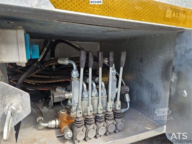 Rimorchio Alim con rampe di accesso a comando idraulico, NUOVO/Non utilizzato Alim Machine trailer with hydraulic drive ramps, NEW/Un