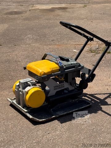 Rüttelplatte WACKER Wacker Neuson AP 2560e Akkuplatte BOB 10 Akku