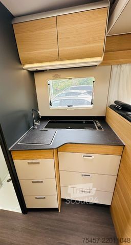 Daļēji integrēta kemperis ADRIA Matrix ALL-IN 650 SL SAFETY / TRUMA 6E / LiFePO
