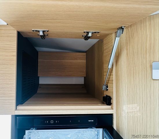 Daļēji integrēta kemperis ADRIA Matrix ALL-IN 650 SL SAFETY / TRUMA 6E / LiFePO