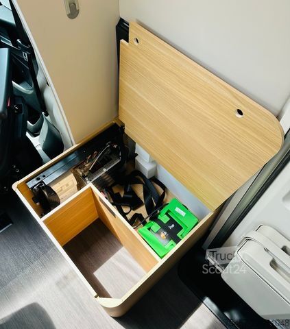 Daļēji integrēta kemperis ADRIA Matrix ALL-IN 650 SL SAFETY / TRUMA 6E / LiFePO
