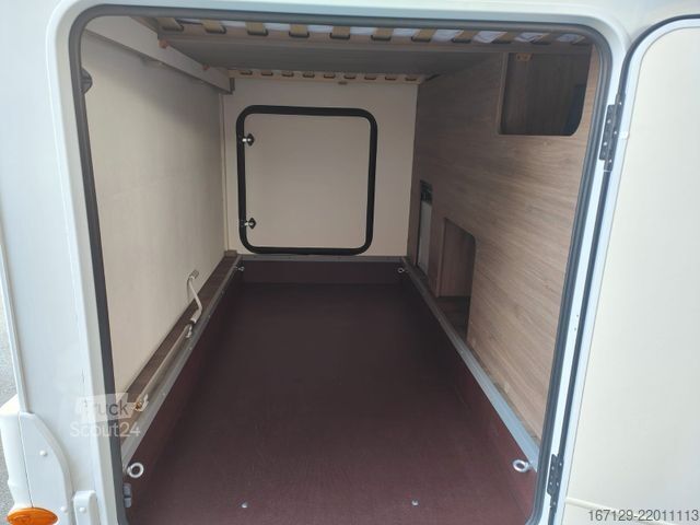 Puoliksi integroitu matkailuauto CARADO T338 S /MJ26 /Markise /Fahrradträger /5Personen