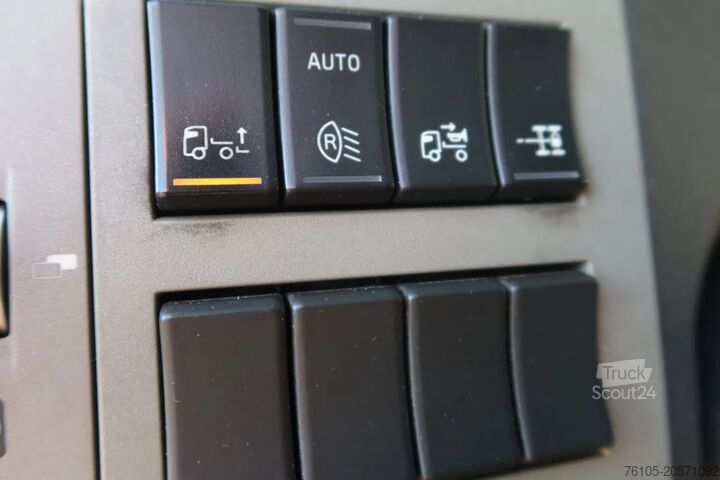 Box body Volvo FM 420 6x2 Bak + Dhollandia klep 1500 kg + Aanh...