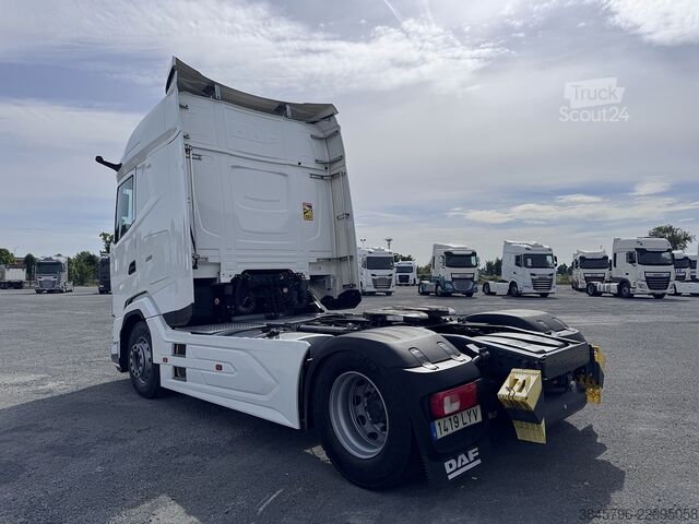 Tracteur routier standard DAF XG 480