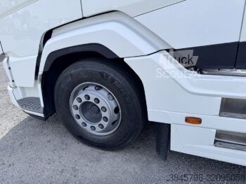 Tracteur routier standard DAF XG 480