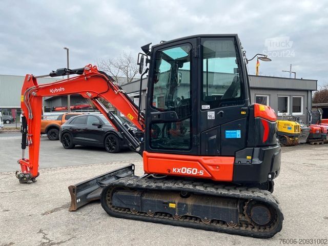 Mini-escavadora KUBOTA KX060-5
