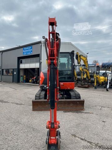 Mini-escavadora KUBOTA KX060-5