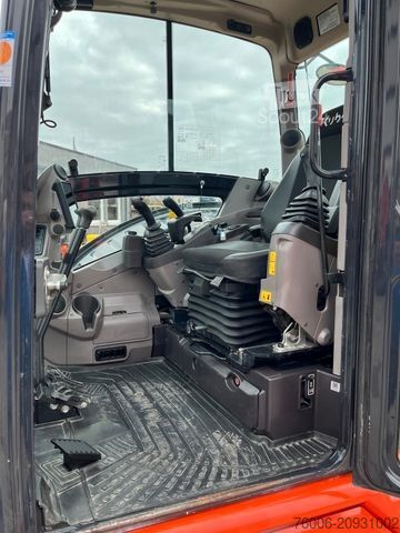 Mini-escavadora KUBOTA KX060-5