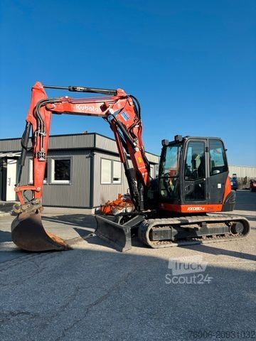 Mini-escavadora KUBOTA KX080-4