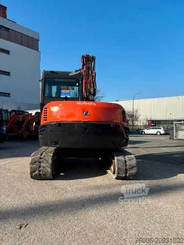 Mini-escavadora KUBOTA KX080-4