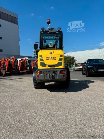 Kerekes rakodó WACKER WL 32