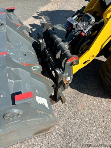 Kerekes rakodó WACKER WL 32