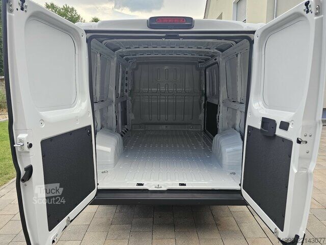 Furgoneta Fiat Ducato 120 L2H1 TFT DAB+ Kamera PDC Klima 2x AB