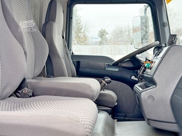 Uz kravas automobiļa uzstādīta darba platforma MAN TGM 13.240* Hubarbeitsbühne *COMILEV EN 170 TPC