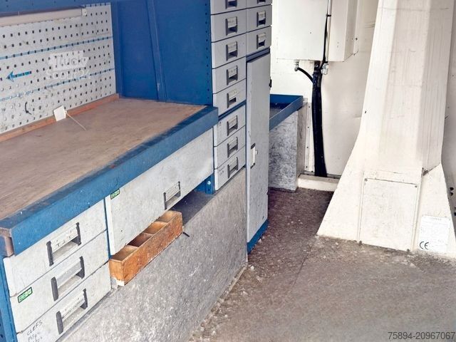 Uz kravas automobiļa uzstādīta darba platforma MAN TGM 13.240* Hubarbeitsbühne *COMILEV EN 170 TPC