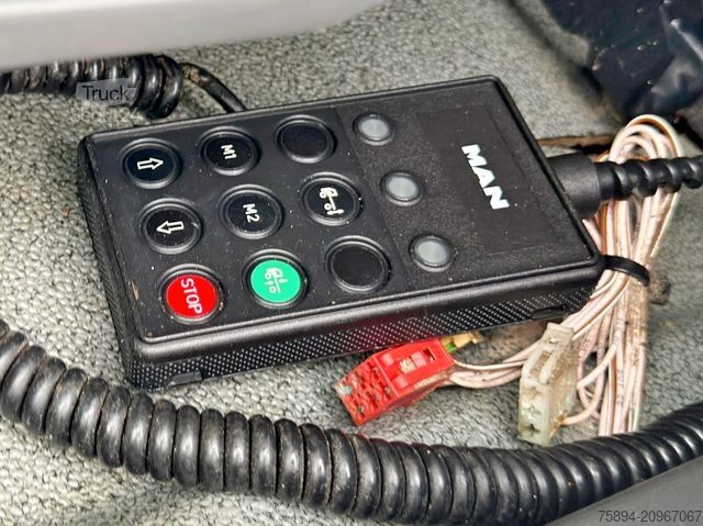 Uz kravas automobiļa uzstādīta darba platforma MAN TGM 13.240* Hubarbeitsbühne *COMILEV EN 170 TPC